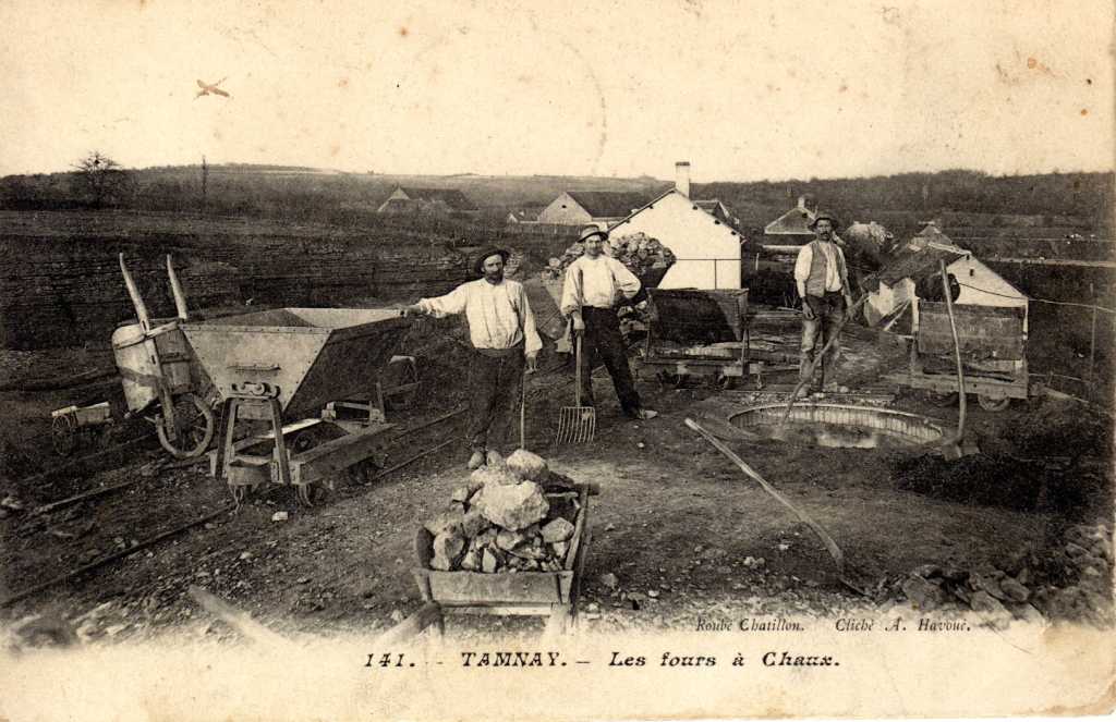 http://www.chaux-de-ternant.com/images/chaufourniers.jpg